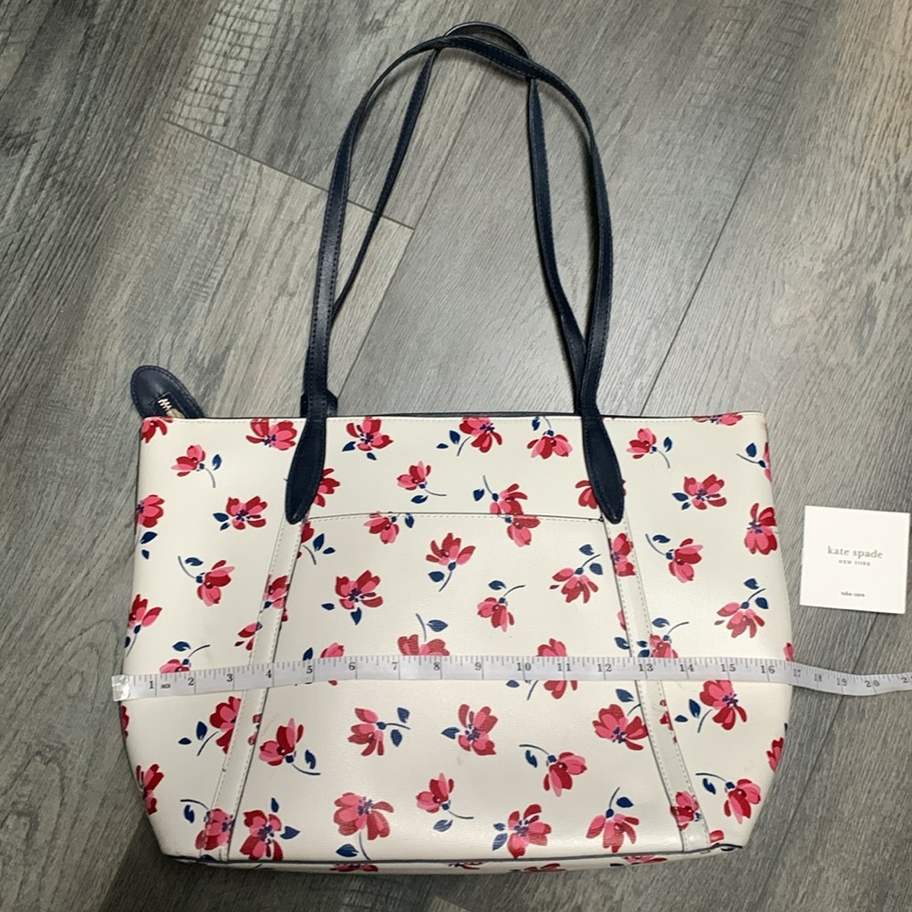 Kate Spade Tote - Picture 5 of 7